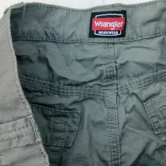 3 pairs of Mens Wrangler Shorts Size 38 - Picture 7 of 10